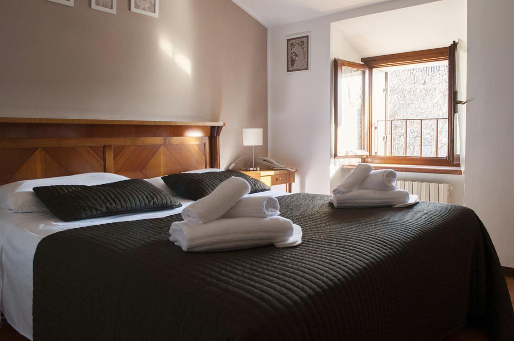 Boutique Hotel Corte Malaspina Castelnuovo del Garda Kültér fotó